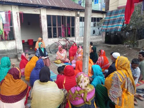 Courtyard-meeting-at-Dhamshona-1